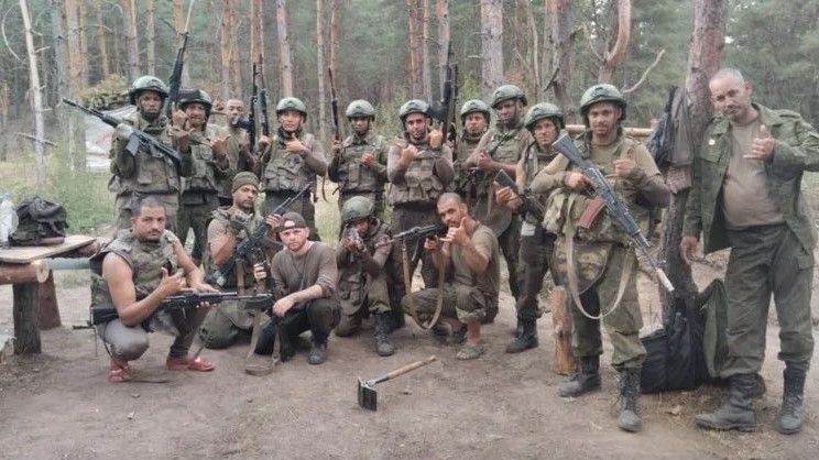 Mercenarios cubanos contratados por el Ejército ruso en Ucrania.