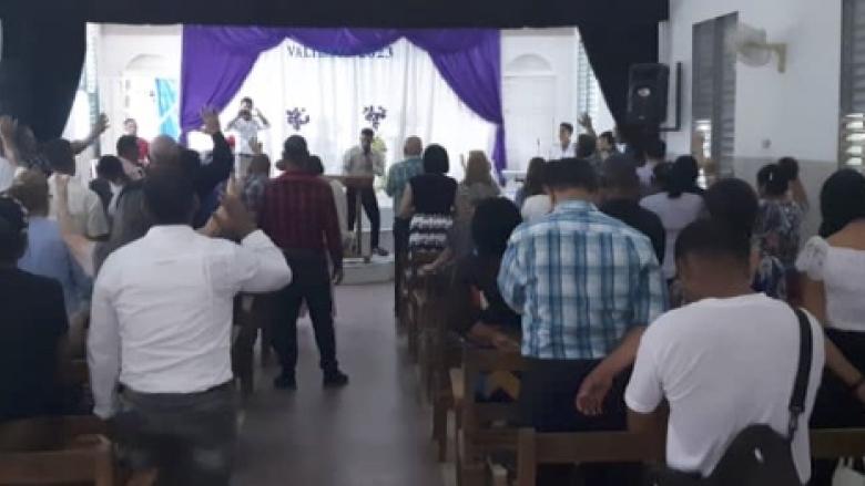 Una reunión religiosa en Cuba.